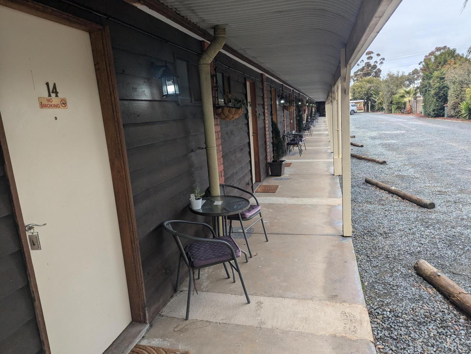 Kyabram Country Motel Экстерьер фото
